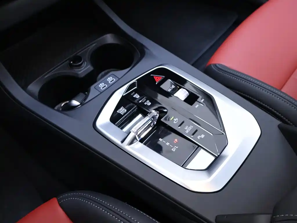 BMW 2 Series 2025 — фото 12