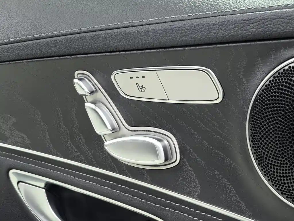 Mercedes-Benz C-Class 2019 — фото 17