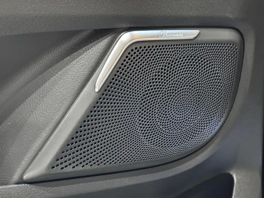 Mercedes-Benz V-Class 2021 — фото 16