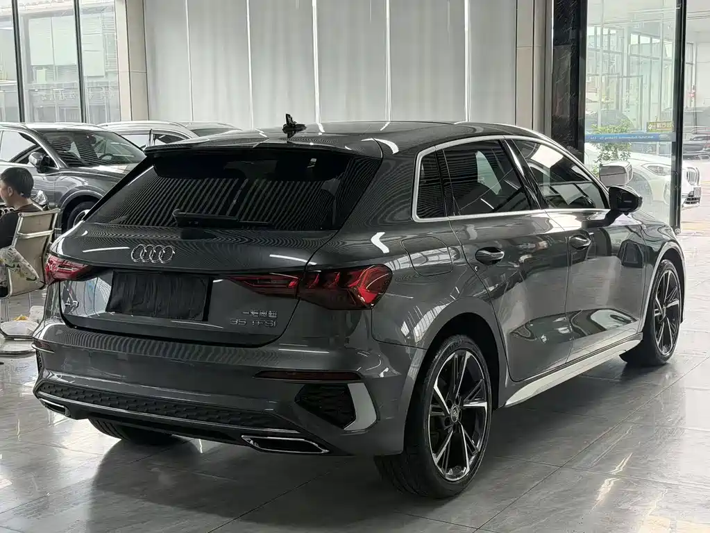 Audi A3 2023 — фото 12