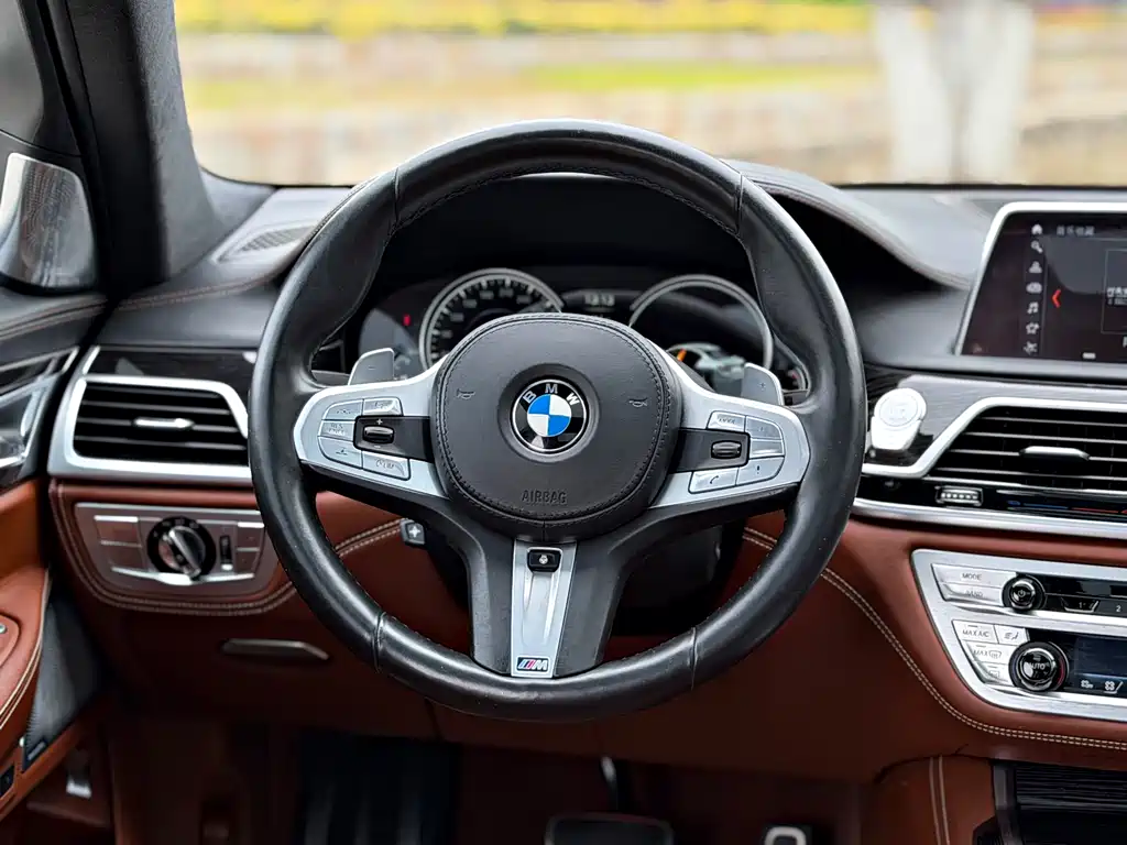 BMW 7 Series 2019 — фото 9