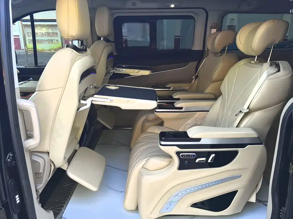 Ford Tourneo 2023 — фото 8