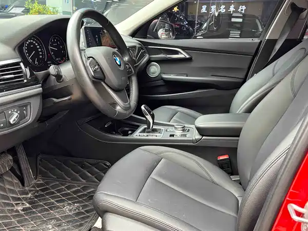 BMW 1 Series 2021