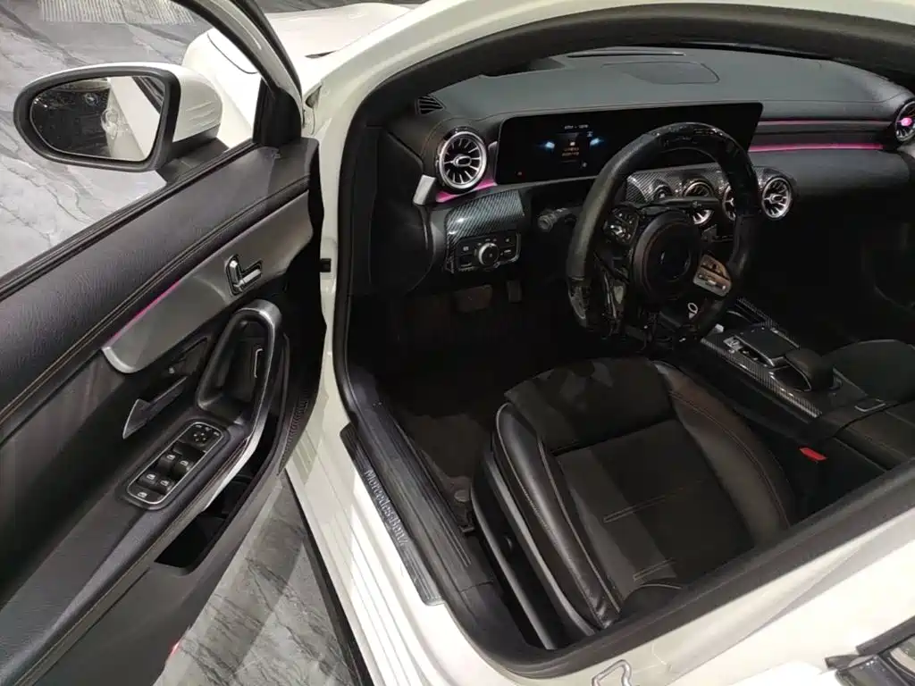 Mercedes-Benz A-Class 2019 — фото 16