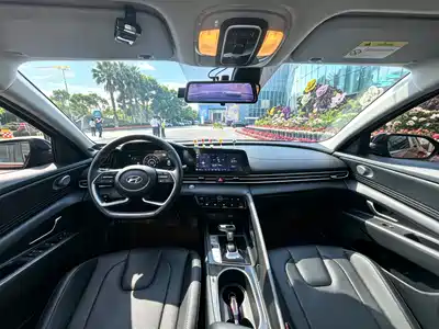 Hyundai Elantra 2022