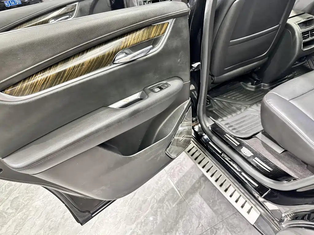 Cadillac XT5 2018 — фото 14