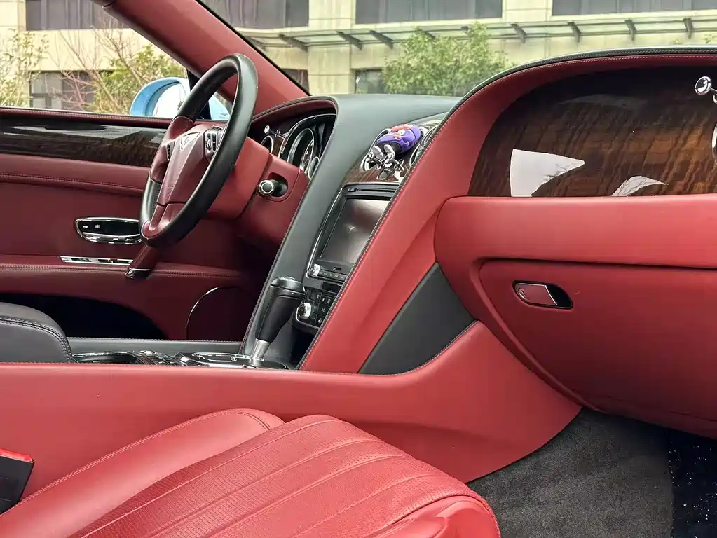 Bentley Flying Spur 2016 — фото 11