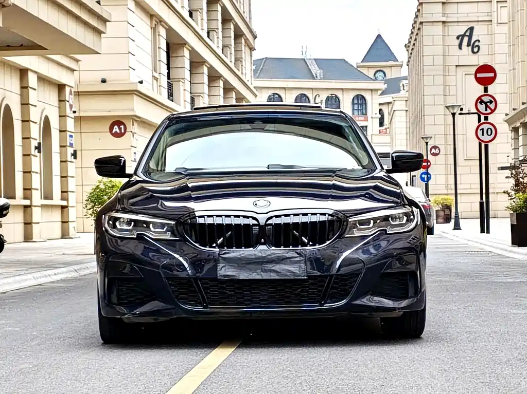BMW 3 Series 2021 — фото 1