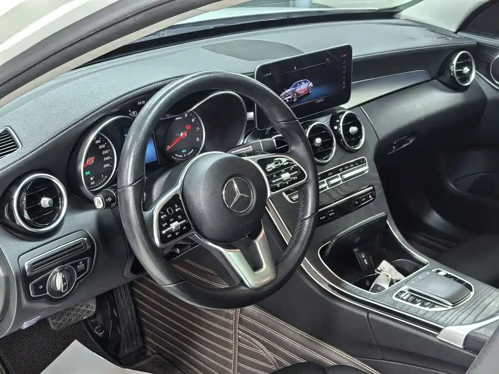 Mercedes-Benz C-Class 2019 — фото 15