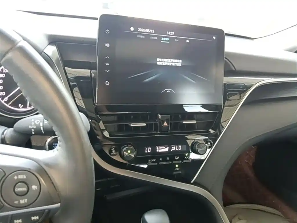 Toyota Camry 2022 — фото 12