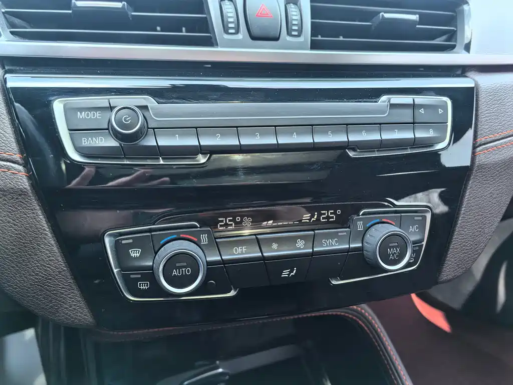 BMW X2 2022 — фото 15