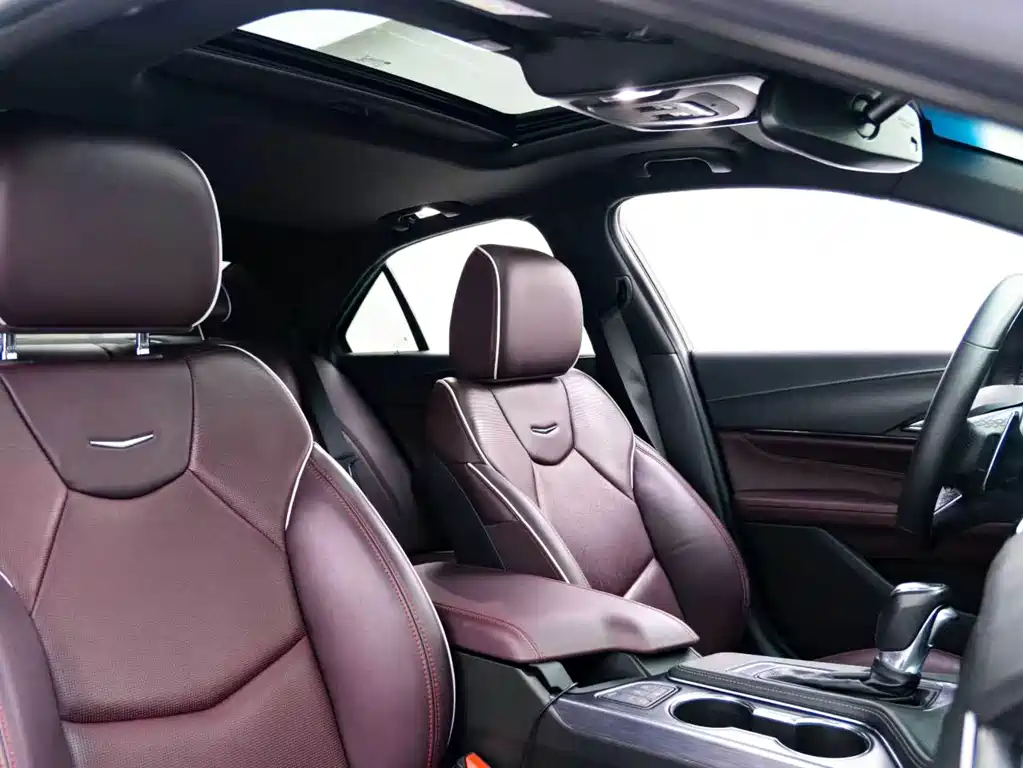 Cadillac CT4 2020 — фото 11