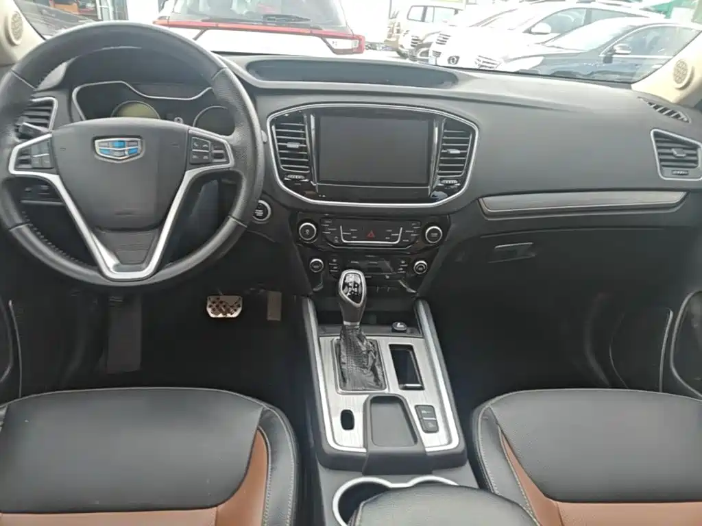 Geely Vision X6 2017 — фото 10