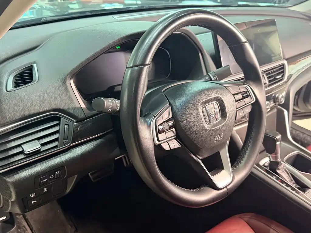 Honda Accord 2022 — фото 13