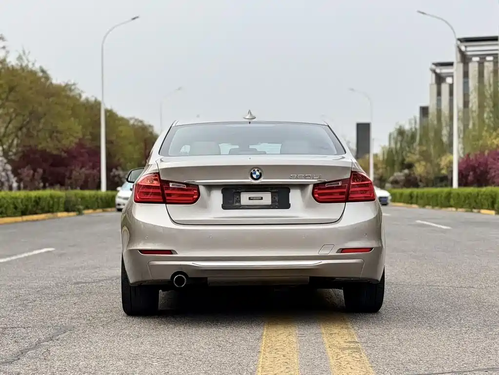 BMW 3 Series 2013 — фото 23