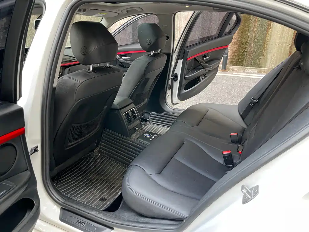 BMW 3 Series 2017 — фото 12