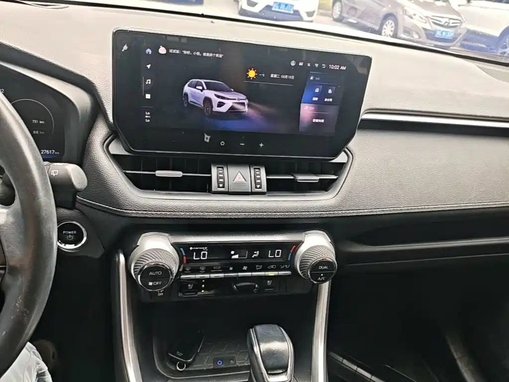 Toyota Wildlander 2023 — фото 13