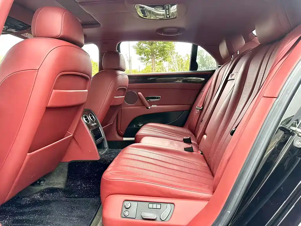 Bentley Flying Spur 2016 — фото 12