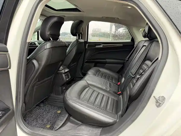 Ford Mondeo 2014