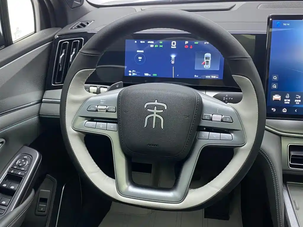 BYD L DM-i 2026 — фото 14