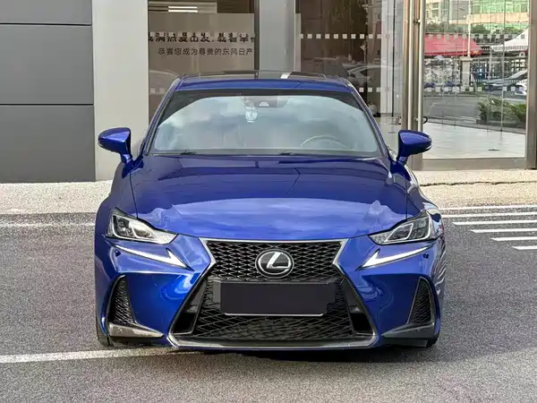 Lexus IS 2018