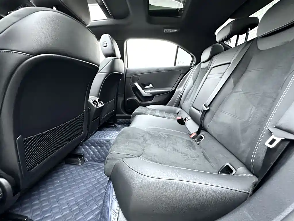 Mercedes-Benz A-Class 2019 — фото 12