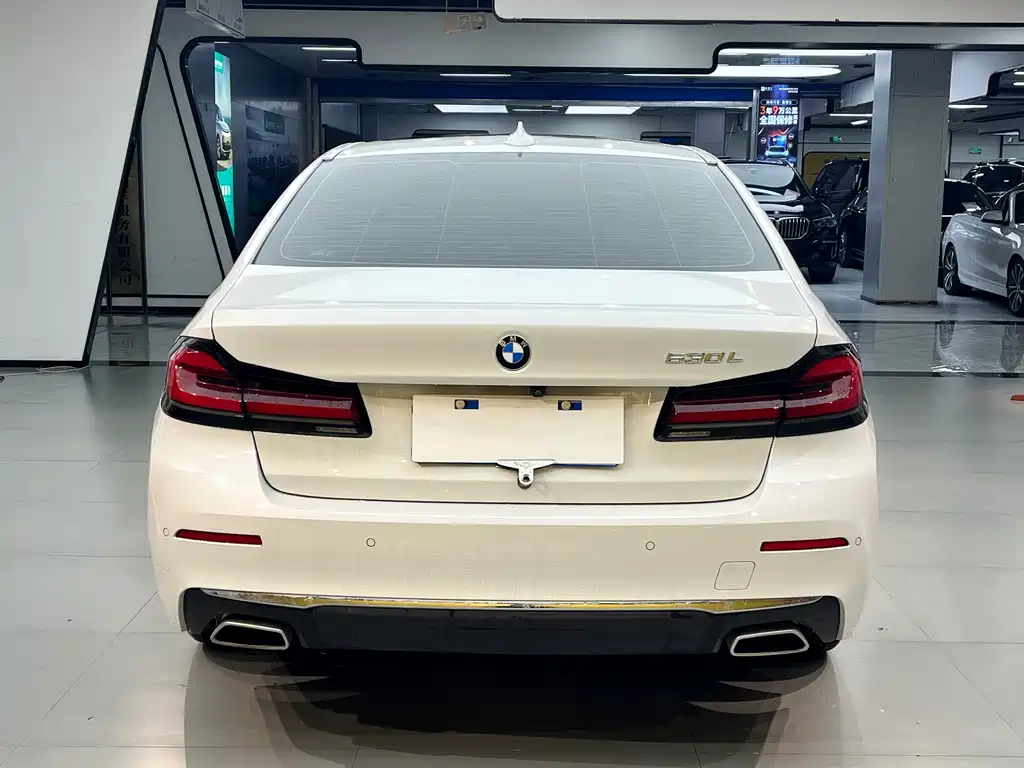 BMW 5 Series 2021 — фото 19