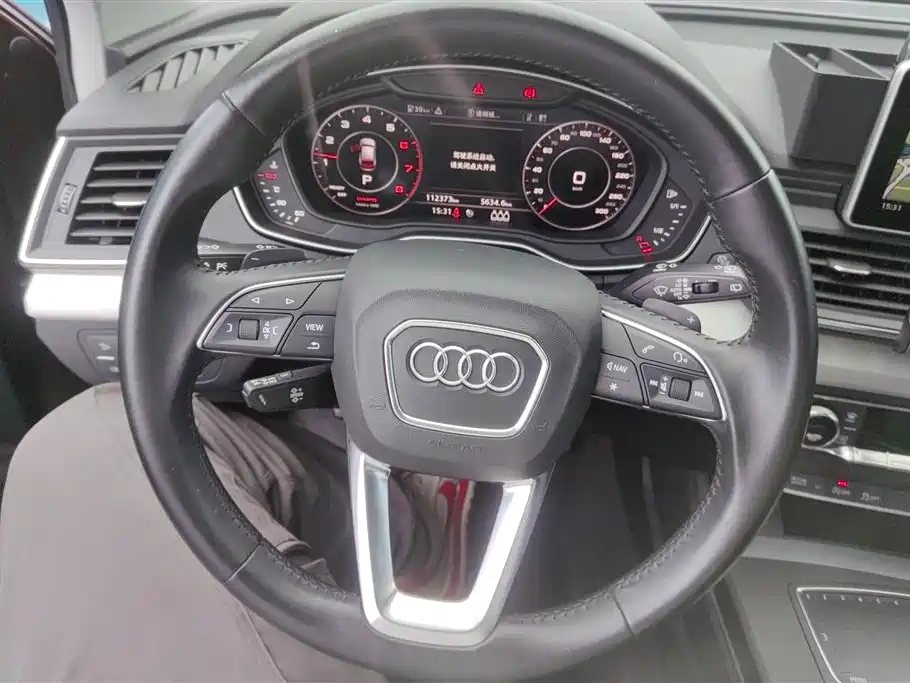 Audi Q5L 2019 — фото 15