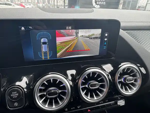 Mercedes-Benz GLA 2024