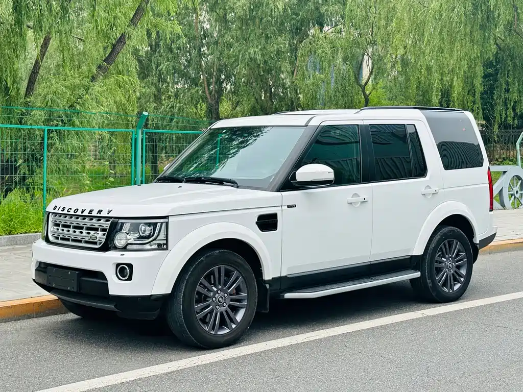 Land Rover Discovery 2016 — фото 1