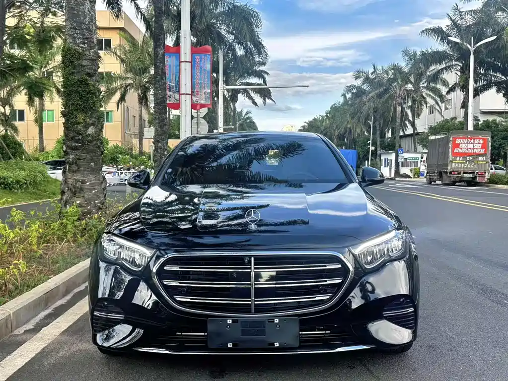 Mercedes-Benz E-Class 2025