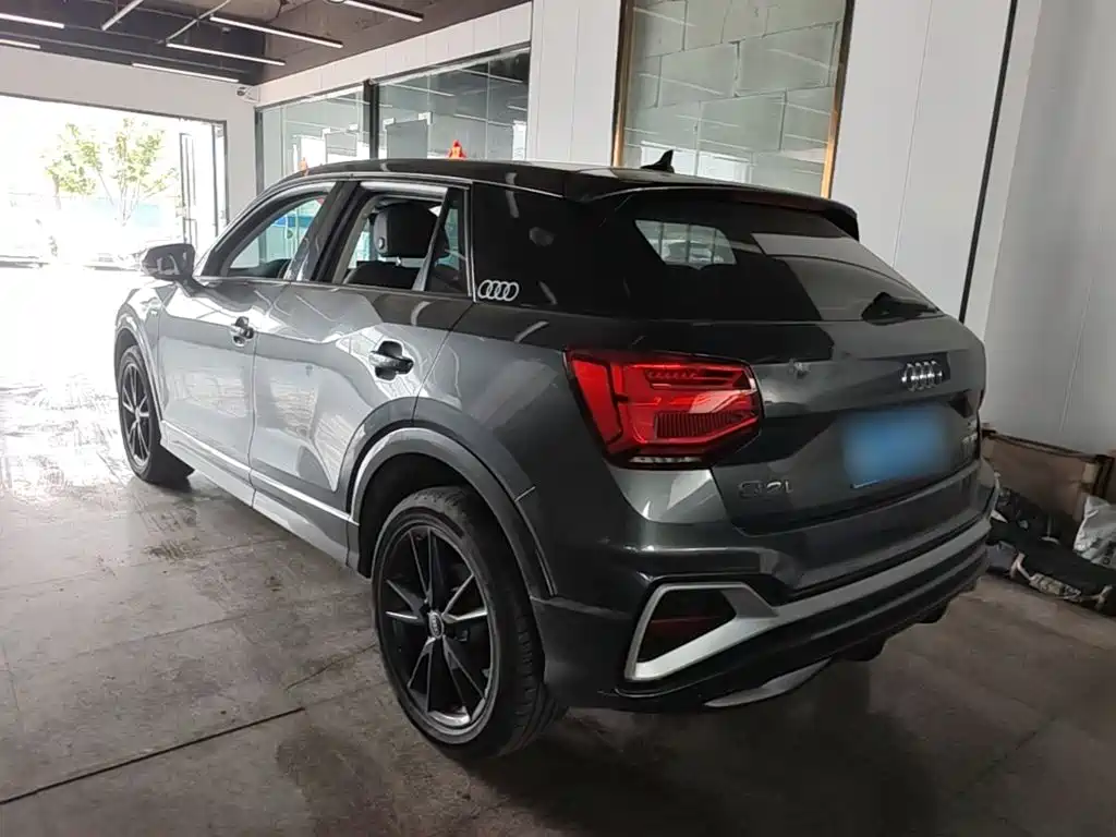 Audi Q2L 2023 — фото 5