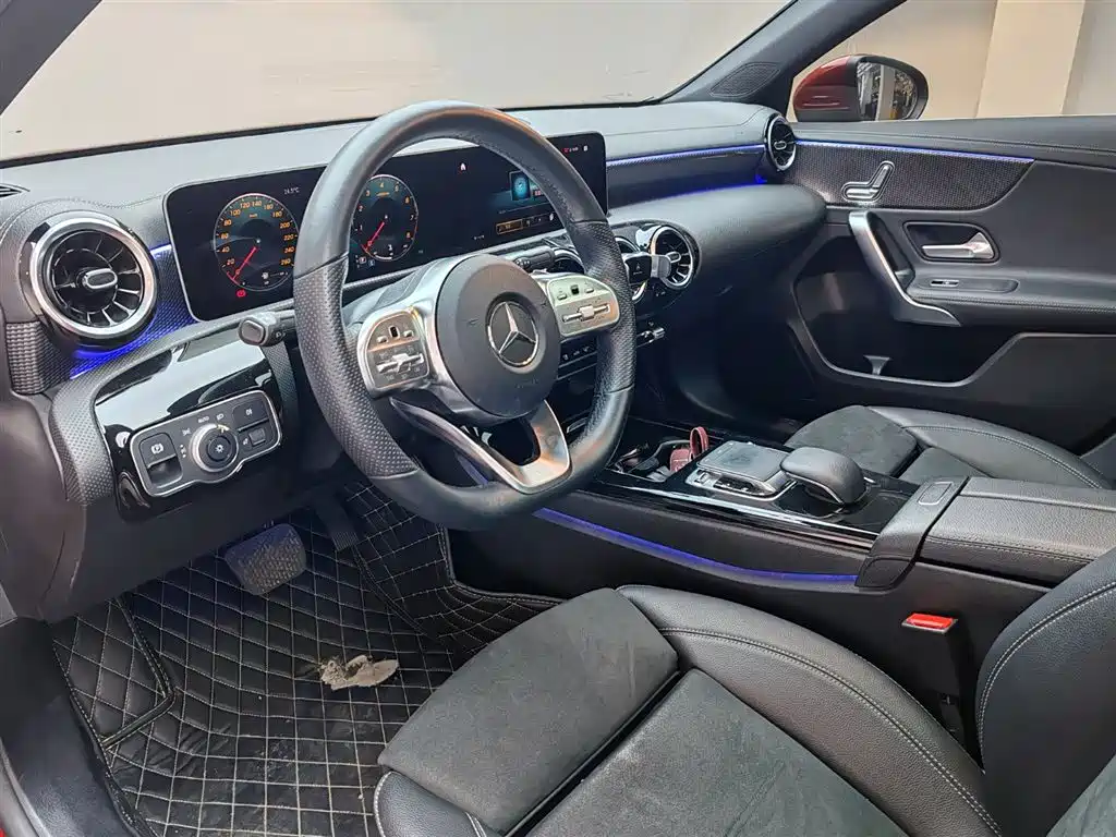 Mercedes-Benz A-Class 2019 — фото 17