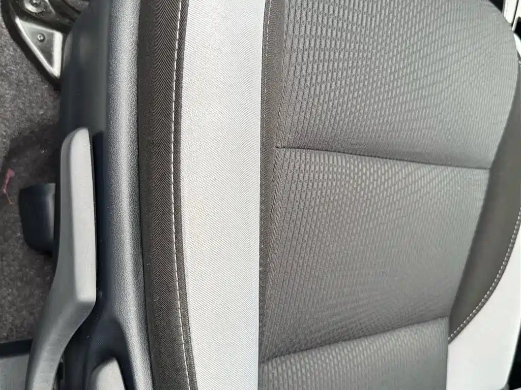 Toyota Yaris L 2021 — фото 16