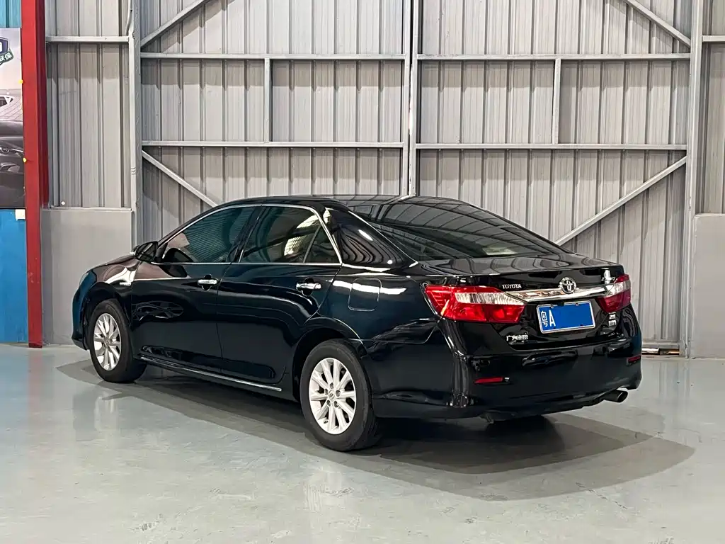 Toyota Camry 2013 — фото 9