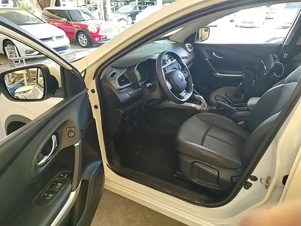 Renault Kadjar 2018 — фото 16