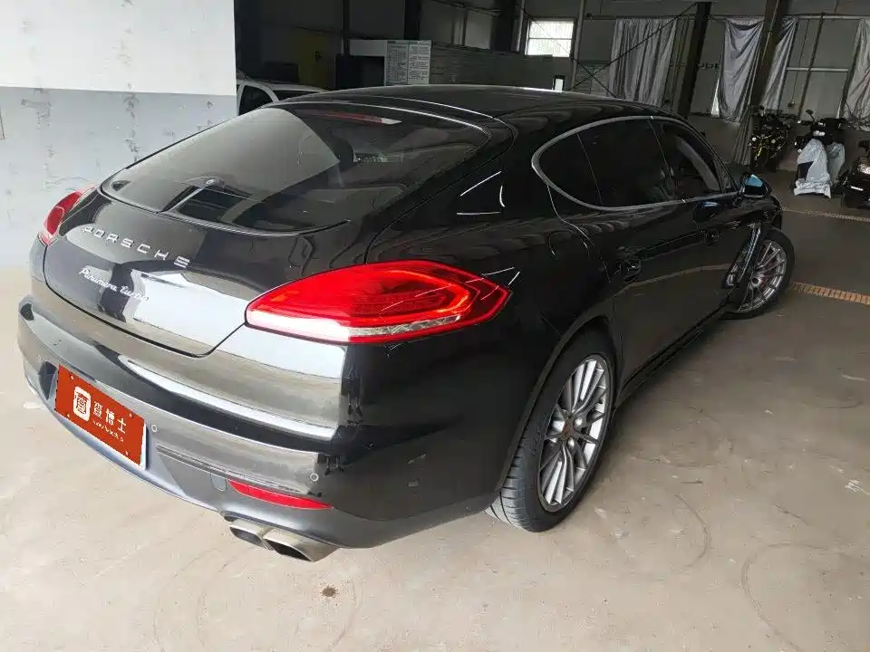 Porsche Panamera 2015 — фото 13