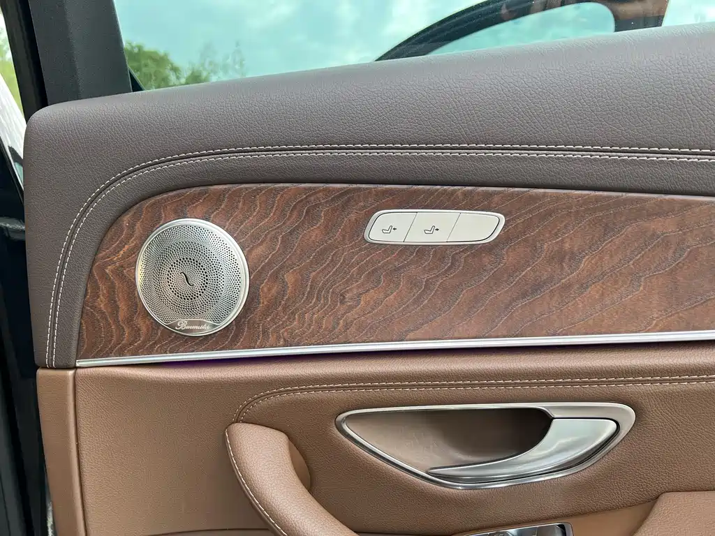 Mercedes-Benz E-Class 2023 — фото 11