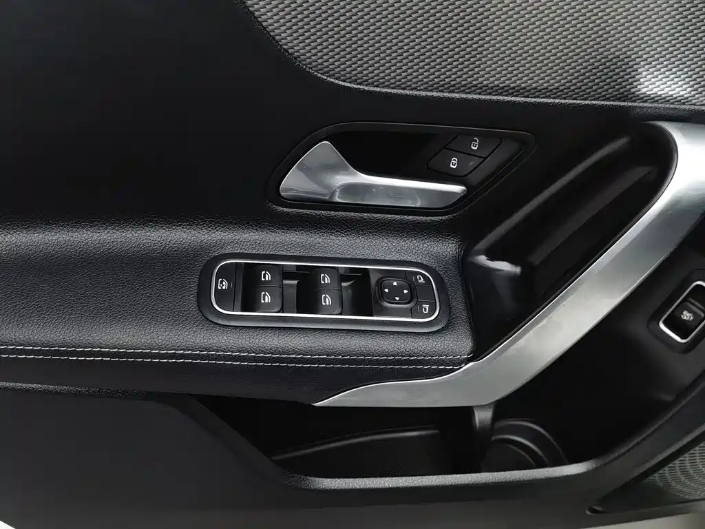 Mercedes-Benz A-Class 2020 — фото 9