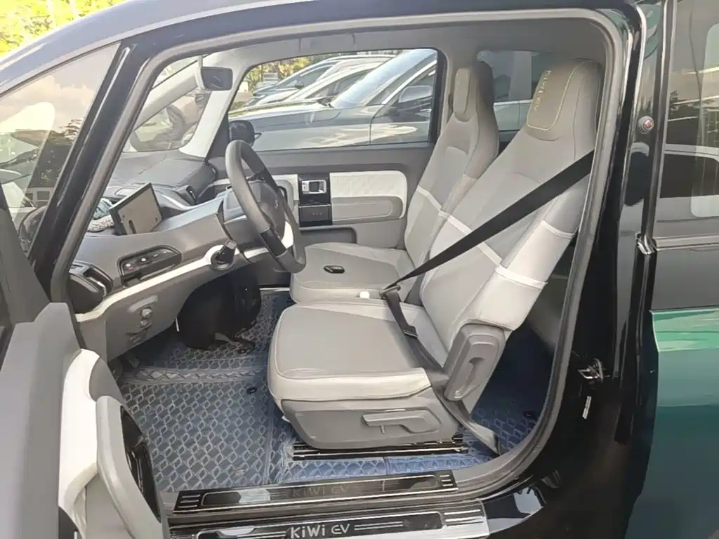 Baojun Kiwi EV 2022 — фото 15