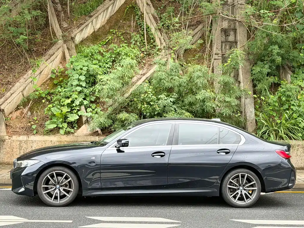 BMW 3 Series 2023 — фото 10