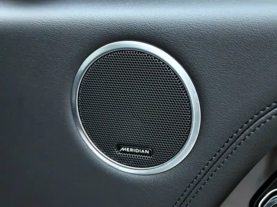 Land Rover Range Rover 2022 — фото 24