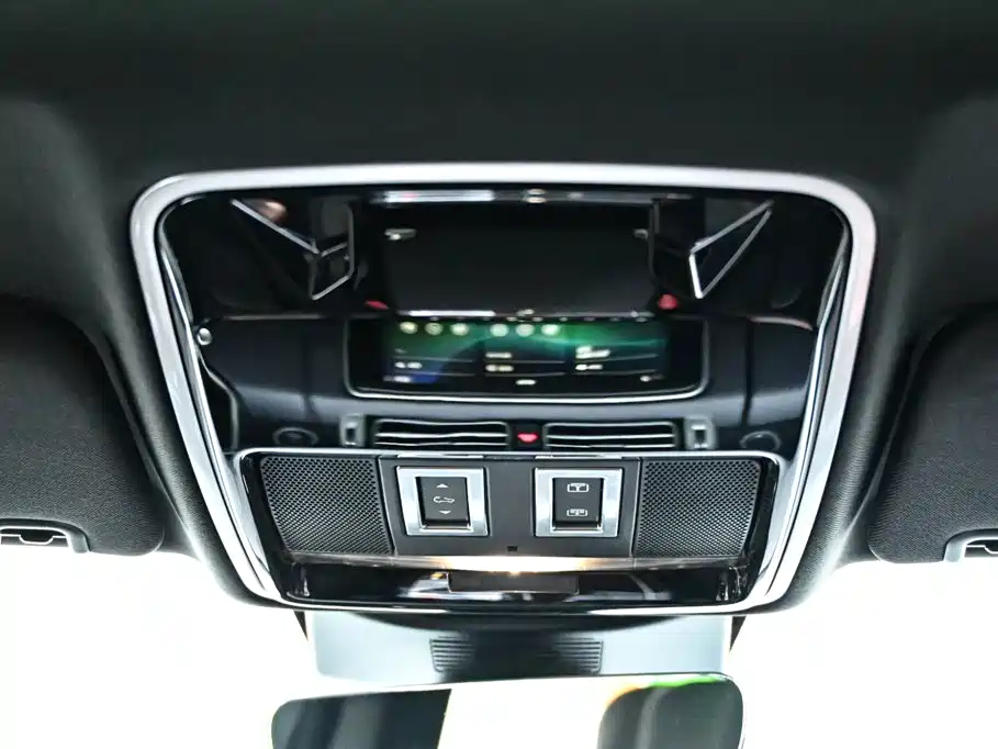 Land Rover Range Rover 2022 — фото 29