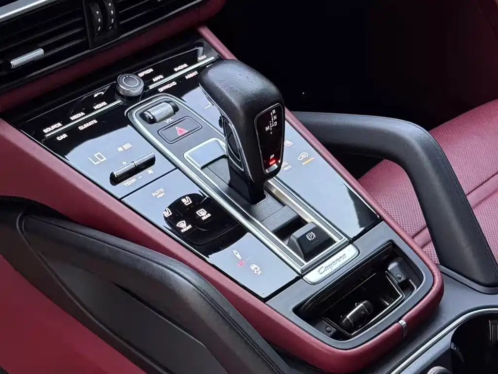 Porsche Cayenne 2021 — фото 9