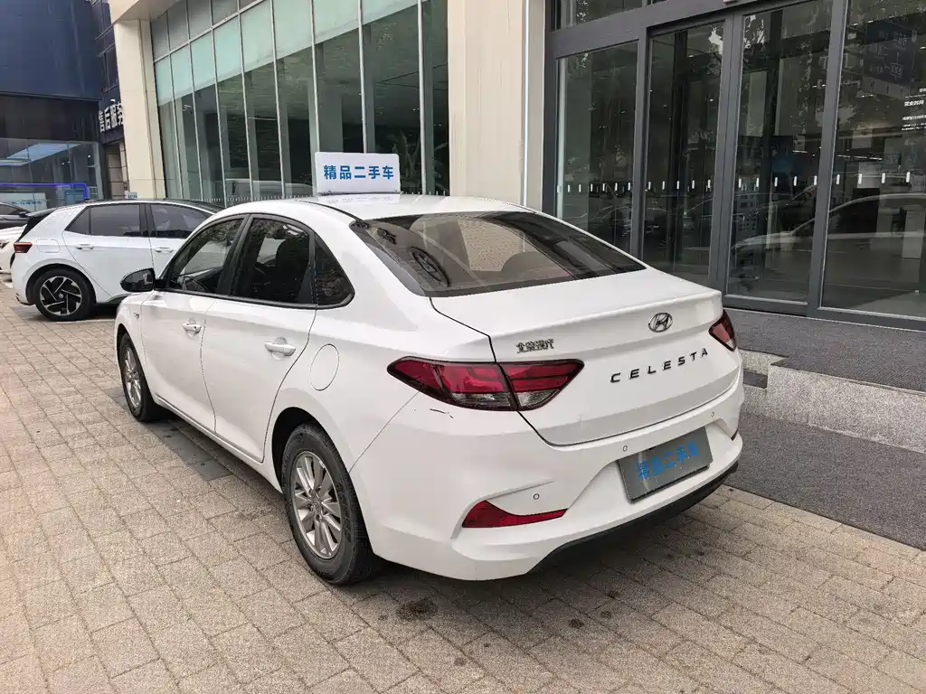 Hyundai Elantra 2019 — фото 27