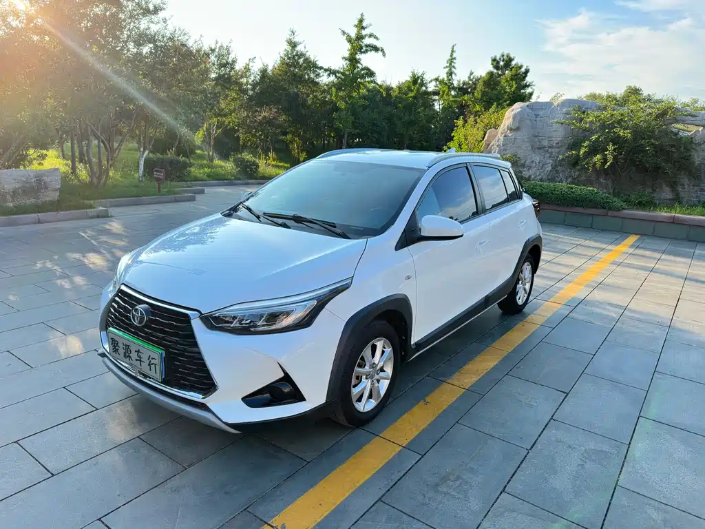 Toyota Yaris L 2020 — фото 3