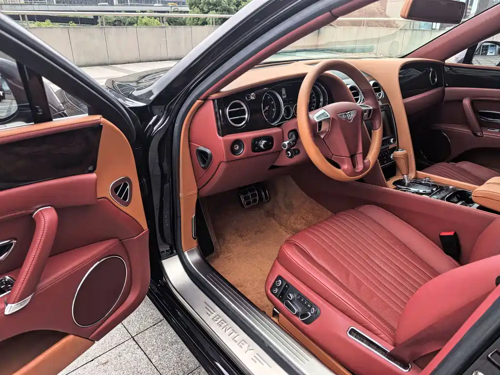 Bentley Flying Spur 2018 — фото 10