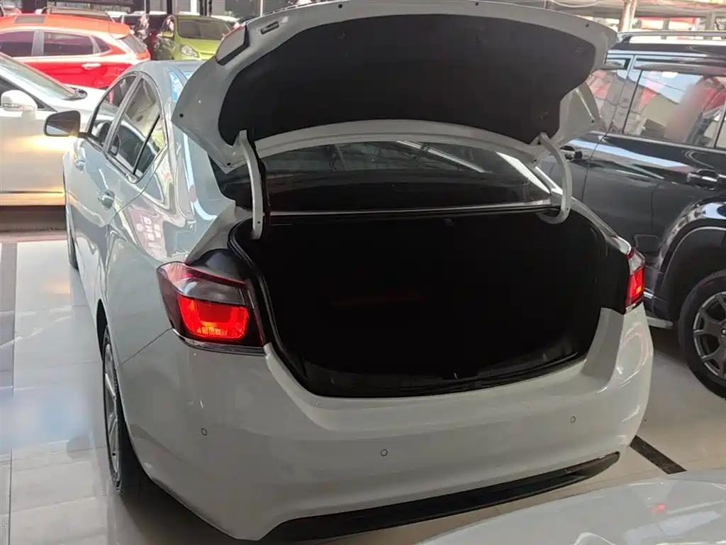 Chevrolet Cruze 2016 — фото 19