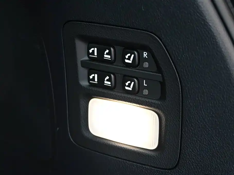 Lexus LX 2022 — фото 33