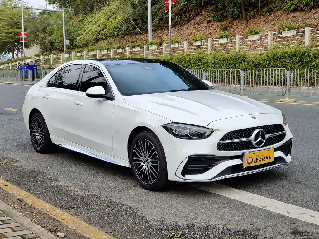 Mercedes-Benz C-Class 2025 — фото 2